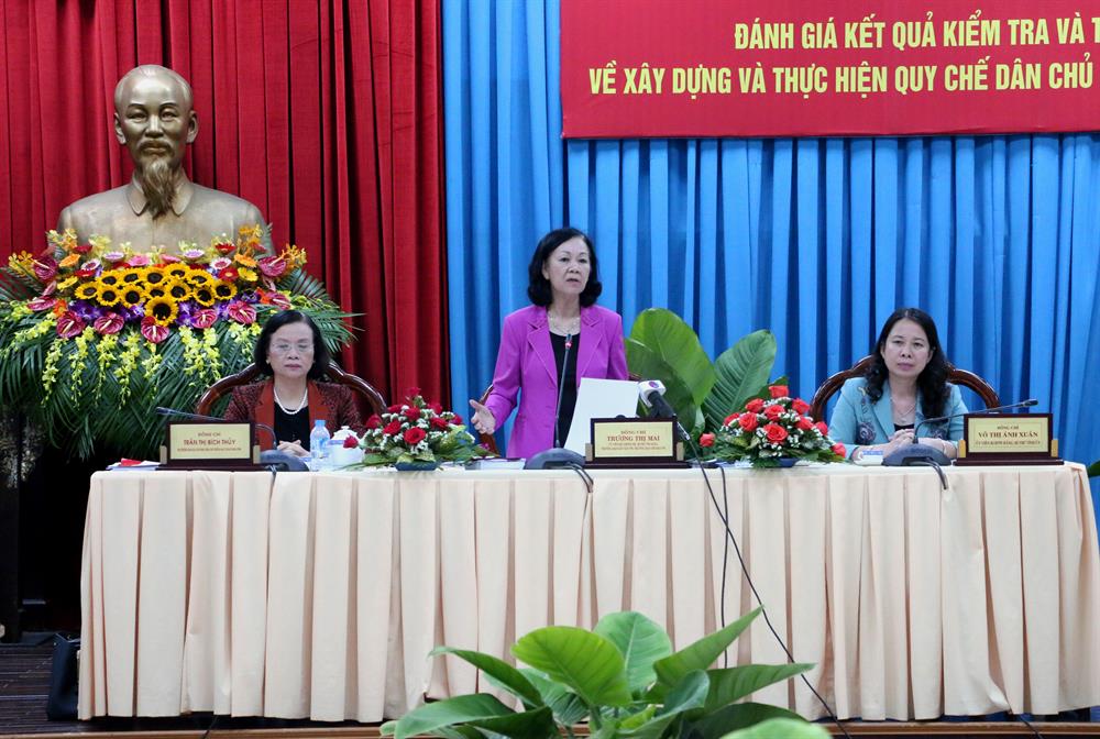 Đồng chí Trương Thị Mai phát biểu tại hội nghị.