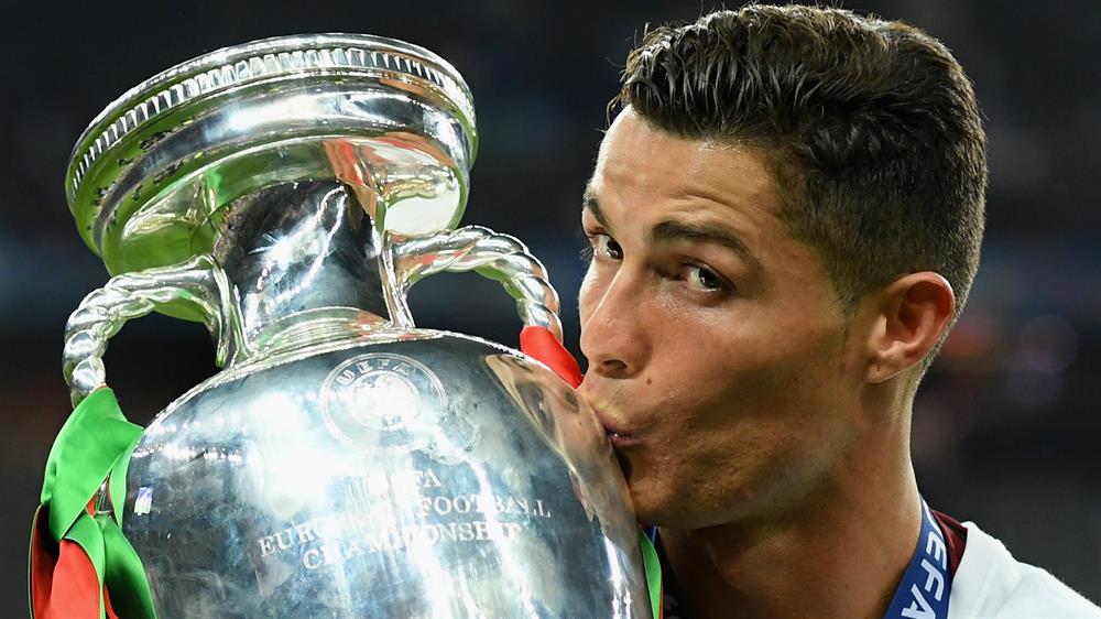 Cristiano Ronaldo, một gương mặt thành đạt của thể thao.