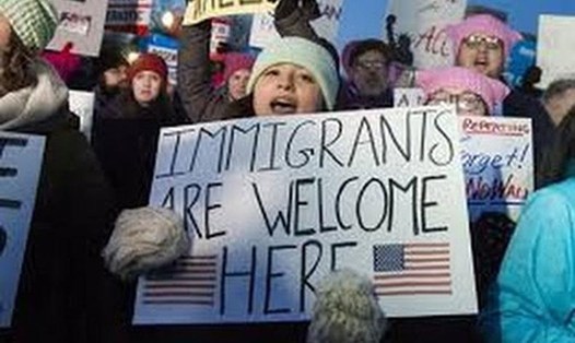 Tuần hành ủng hộ người nhập cư tại Mỹ. Ảnh: TL