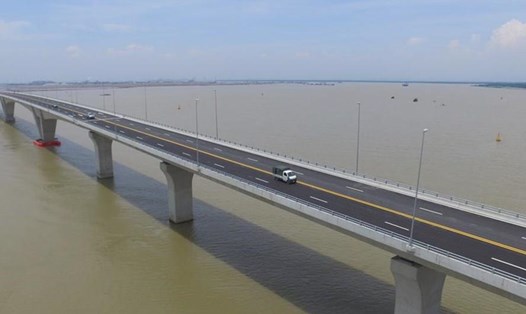 Cầu Tân Vũ - Lạch Huyện.