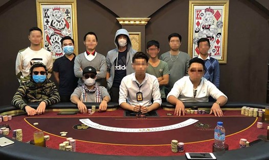 Những "hảo thủ" lọt vào vòng cuối giải "đóng phí - chơi bài - lĩnh tiền tỉ" vừa được tổ chức tại Hà Nội. Ảnh: Facebook CLB.
