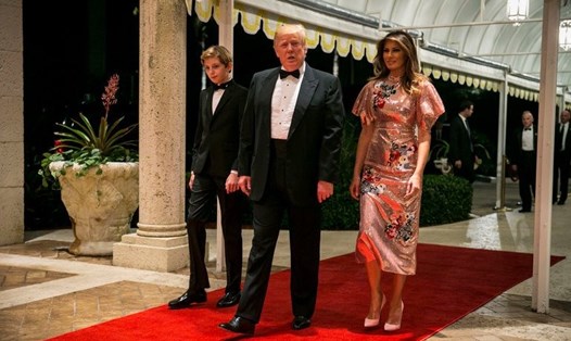 Tổng thống Donald Trump, Đệ nhất phu nhân Melania Trump và con trai Baron tại Mar-a-Lago. Ảnh: New York Times