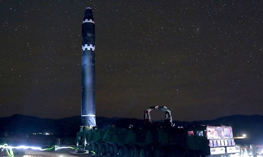 Tên lửa Hwasong-15 của Triều Tiên. Ảnh: KCNA