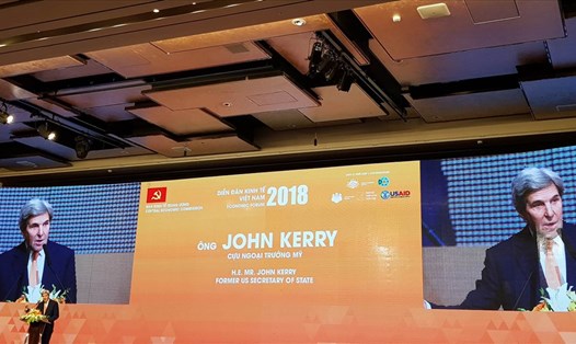 Cựu Ngoại trưởng Mỹ Jonk Kerry hy vọng và tin tưởng Việt Nam sẽ là tấm gương về đầu tư, sử dụng năng lượng tái tạo. Ảnh: Đức Thành