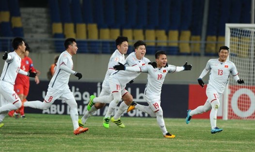 U23 Việt Nam (áo trắng) sẽ phải trải qua một trận đấu khó khăn khác trước U23 Australia. Ảnh: AFC.