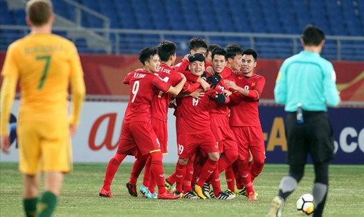 U23 VN ăn mừng bàn thắng của Quang Hải. Ảnh: H.P