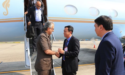 Chủ tịch AFC, ông Sheikh Salman al-Khalifa cũng vừa có chuyến thăm Việt Nam hồi cuối năm 2017. Ảnh: VFF
