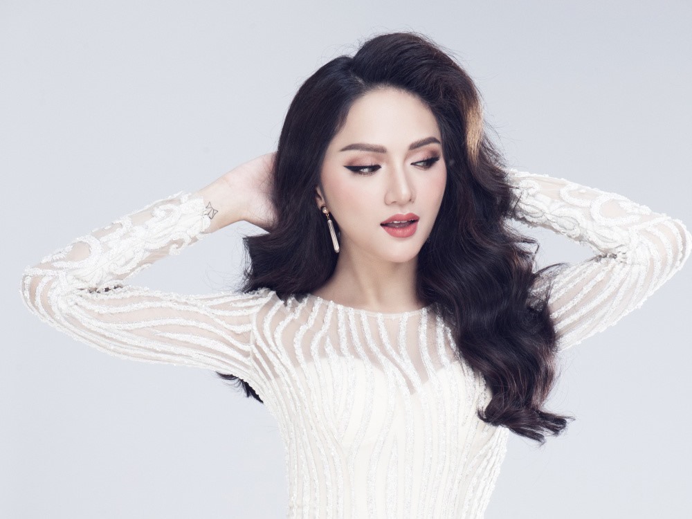 Ca sĩ Hương Giang Idol.