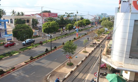 Dự án nâng cấp, sửa chữa đường Hùng Vương đã thay đổi diện mạo huyện Chư Sê, Gia Lai. Ảnh Đình Văn.