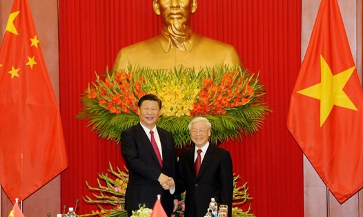 Tổng Bí thư Nguyễn Phú Trọng và Tổng Bí thư, Chủ tịch nước Trung Quốc Tập Cận Bình trong chuyến thăm cấp Nhà nước tới Việt Nam năm 2017. Ảnh: Như Ý
