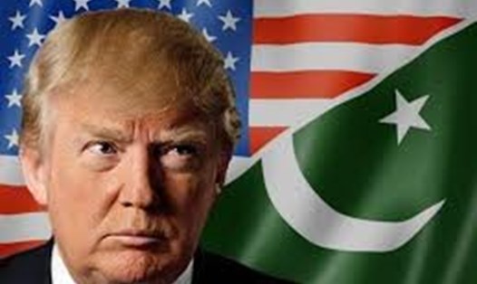 Tổng thống Donald Trump cho rằng Mỹ "dại dột" viện trợ cho Pakistan. Ảnh: Getty Images