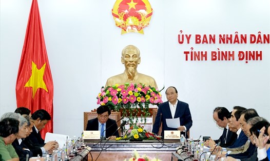 Thủ tướng Nguyễn Xuân Phúc làm việc với lãnh đạo tỉnh Bình Định. Ảnh: VGP/Quang Hiếu