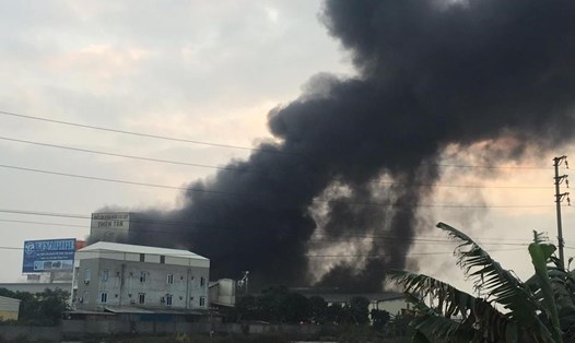 Cháy lớn tại một nhà máy thuộc KCN Việt Hòa, thành phố Hải Dương.