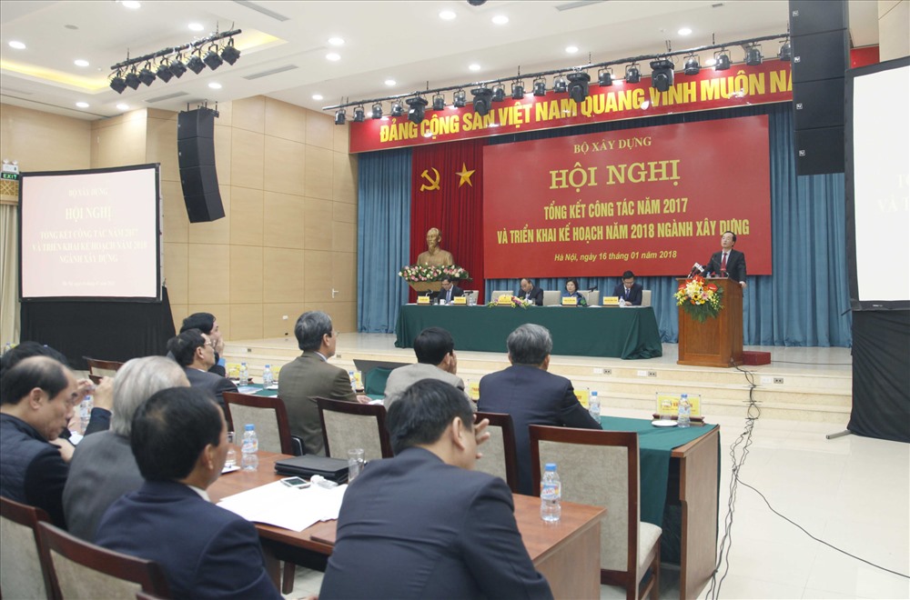 Bộ Xây dựng đánh giá thị trường bất động sản năm 2017 diễn biến tích cực và đặt nhiệm vụ cần kiểm soát chặt chẽ thị trường này trong năm 2018. Ảnh: T.C
