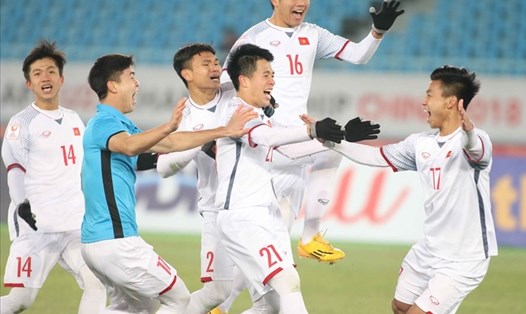 Niềm vui của các cầu thủ U23 Việt Nam sau khi giành quyền vào chung kết. Ảnh: Tuấn Hữu