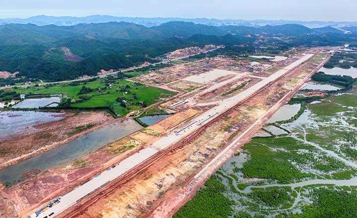 Đất nên huyện Vân Đồn (Quảng Ninh) đang tăng chóng mặt. Ảnh: PV