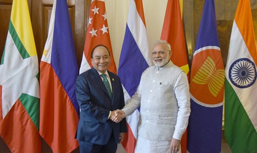Thủ tướng Nguyễn Xuân Phúc và Thủ tướng Ấn Độ Narendra Modi. Ảnh: PIB. 