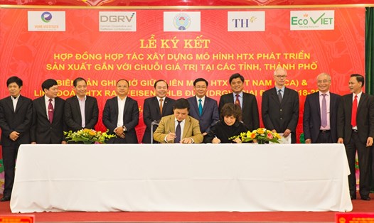 Lễ ký kết hợp tác giữa Liên minh HTX Việt Nam với Ngân hàng TMCP Bắc Á.