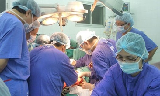 Một ca phẫu thuật tại BV Việt Đức, Hà Nội