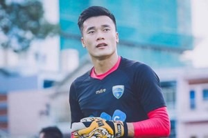 Thủ môn Bùi Tiến Dũng