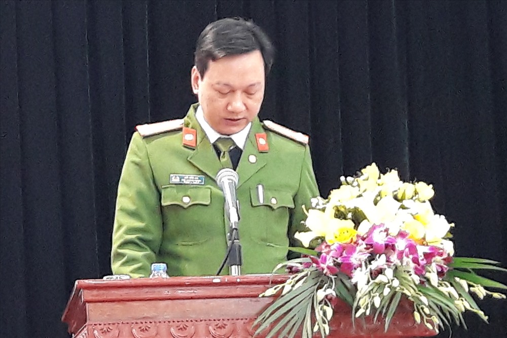 Ông Bùi Đức Am - đại diện C49 phát biểu về tình trạng rượu giả, rượu độc Ảnh: T.LINH