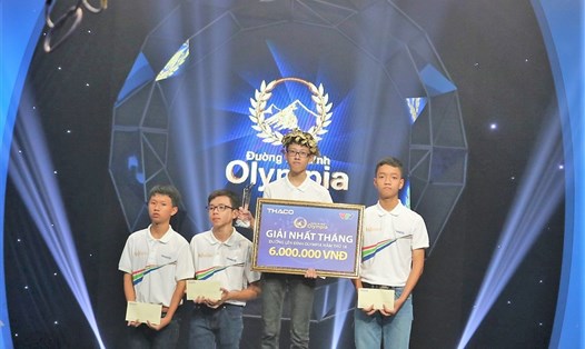 Trần Nhân Quyền, học sinh lớp 11 Trường  TH School vừa đạt giải nhất Cuộc thi tháng 12 của Đường lên đỉnh Olympia 2018