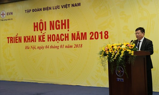 Đồng chí Khuất Quang Mậu - Chủ tịch Công đoàn ĐLVN phát động thi đua trong Tập đoàn EVN. Ảnh: L.N