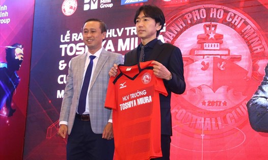 HLV Miura chính thức dẫn dắt đội bóng của trò cũ Lê Công Vinh. Ảnh: Đ.T