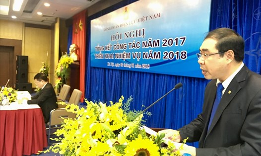Phó Chủ tịch Công đoàn Điện lực Việt Nam Đỗ Đức Hùng phát biểu tại Hội nghị. Ảnh: N.L