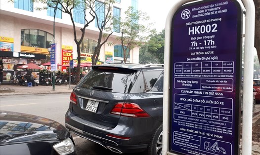 Việc tăng giá trông giữ xe ở Hà Nội cao đột ngột khiến người dân ngỡ ngàng.