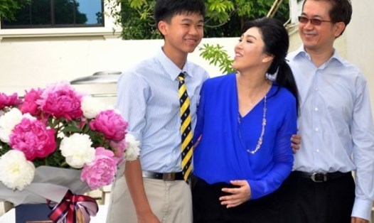 Gia đình cựu Thủ tướng Thái Lan Yingluck Shinawatra trong tiệc sinh nhật 49 tuổi của bà năm 2016. Ảnh: The Nation