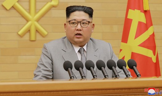 Nhà lãnh đạo Triều Tiên đọc thông điệp năm mới. Ảnh: KCNA/Reuters