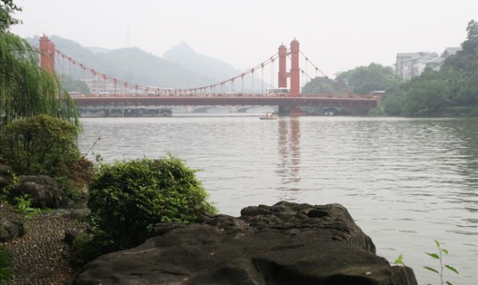 Một góc thắng cảnh "hai sông bốn hồ" ở Quế Lâm. Ảnh: H.V.M