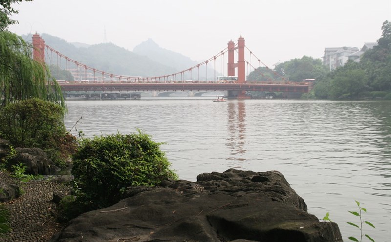 Một góc thắng cảnh "hai sông bốn hồ" ở Quế Lâm. Ảnh: H.V.M