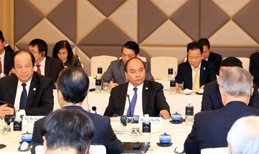 Thủ tướng Nguyễn Xuân Phúc dự Tọa đàm bàn tròn với các doanh nghiệp lớn của Nhật Bản. Ảnh: TTXVN