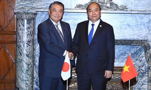 Thủ tướng Nguyễn Xuân Phúc hội kiến với Chủ tịch Hạ viện Nhật Bản Tadamori Oshima. Ảnh VGP. 