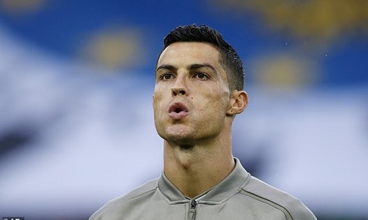 Cristiano Ronaldo đang có những vướng mắc liên quan đến chuyện đời tư 9 năm trước. Ảnh: AP.