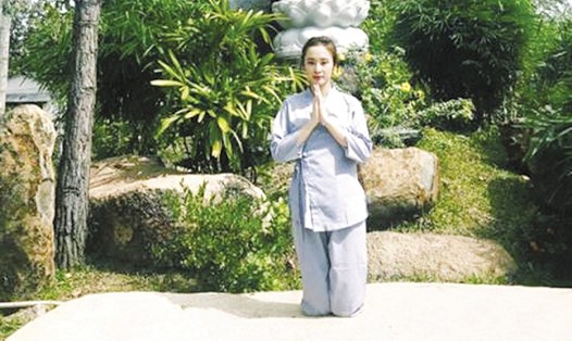 Angela Phương Trinh tìm về chốn cửa Phật sau khi gặp nhiều scandal hay đối mặt với những chỉ trích của dư luận. Ảnh: T. L.