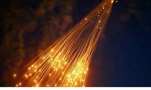 Liên quân Mỹ bị cáo buộc dùng bom phốt pho không kích Syria. Ảnh: SANA