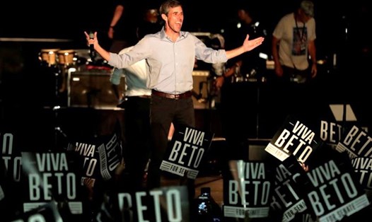 Ứng viên Thượng viện Mỹ Beto O'Rourke tại nhạc hội vận động tranh cử ở Austin, Texas, ngày 29.9. 2018. Ảnh: Reuters