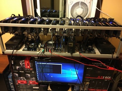 Máy đào tiền ảo. Ảnh: AC