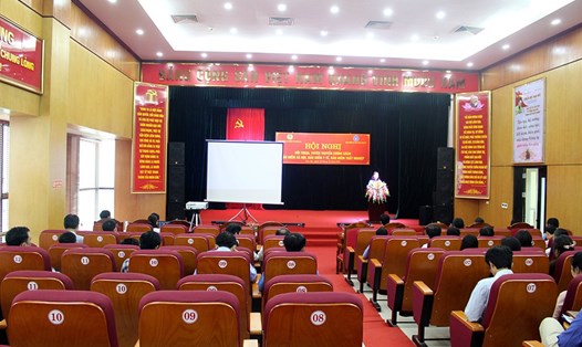 Toàn cảnh hội nghị tuyên truyền về chế độ, chính sách BHXH, BHYT, BHTN cho người lao động Cty Apatít Việt Nam.