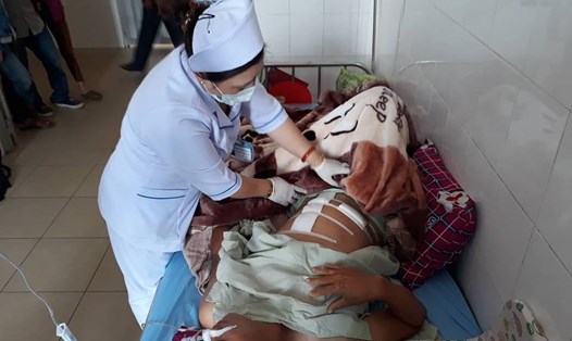 Nạn nhân đang được điều trị tại Bệnh viện Đa khoa Lâm Đồng.