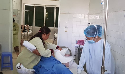 Các nạn nhân đang được điều trị ở bệnh viện Đà Nẵng. Ảnh: TT