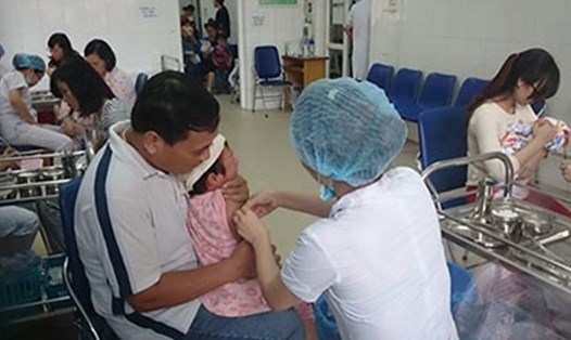 Tiêm vaccine đầy đủ đảm bảo sức khoẻ cho trẻ