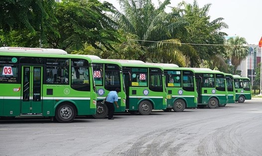Nhiều tuyến xe buýt có trợ giá ở TPHCM sẽ bị cắt giảm chuyến.  Ảnh: M.Q