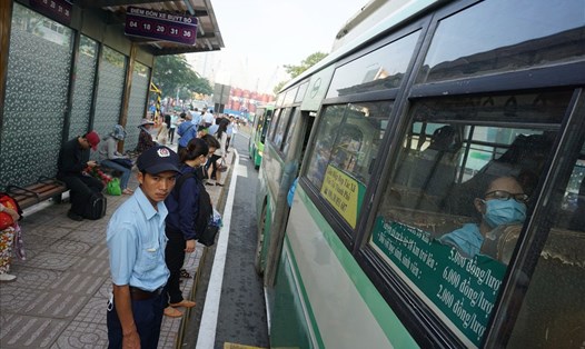 Thời gian qua, nhiều tuyến xe buýt tại TPHCM bỏ chuyến vì trợ giá thấp, giải ngân chậm. Ảnh: M.Q