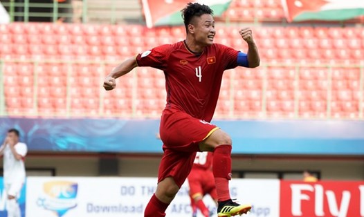 Văn Tới đã khép lại hành trình tại VCK U19 Châu Á 2018 cùng U19 Việt Nam do dính chấn thương đứt dây chằng và phải nghỉ ít nhất 1 tháng. Ảnh: AFC