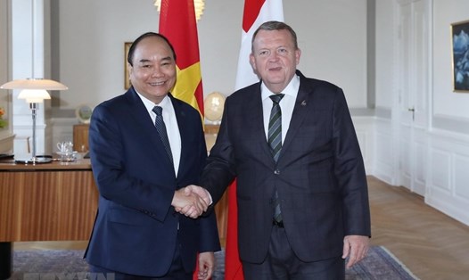 Thủ tướng Nguyễn Xuân Phúc và Thủ tướng Đan Mạch Lars Løkke Rasmussen. Ảnh: TTXVN