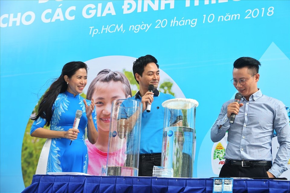 MC Phan Anh kêu gọi ủng hộ chương trình “Nước uống sạch cho trẻ em”